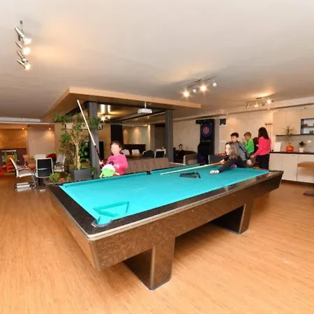 Apartment & In Zoned