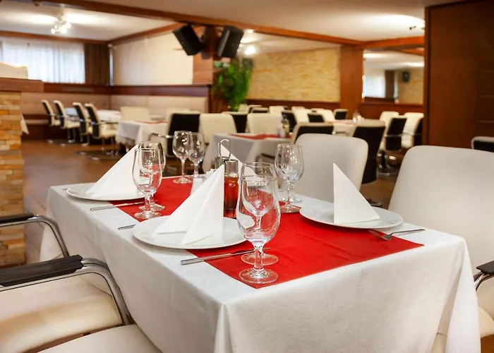 & In Zoned * Κοπαόνικ