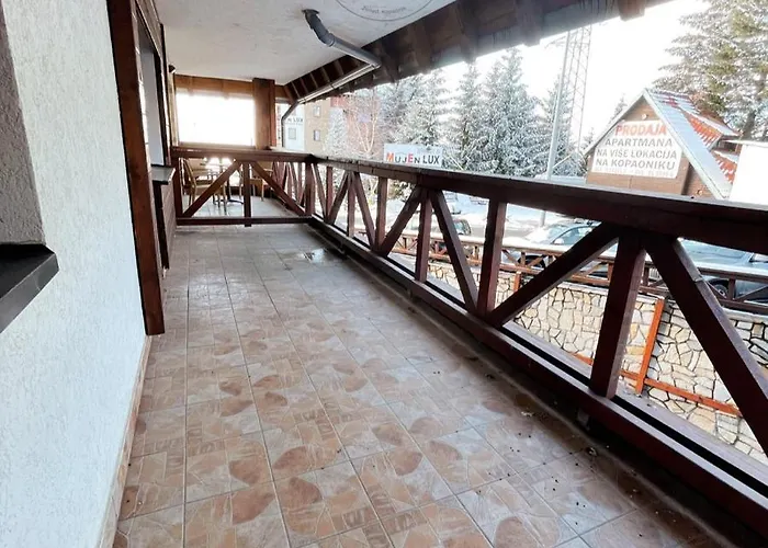 & In Zoned Διαμέρισμα