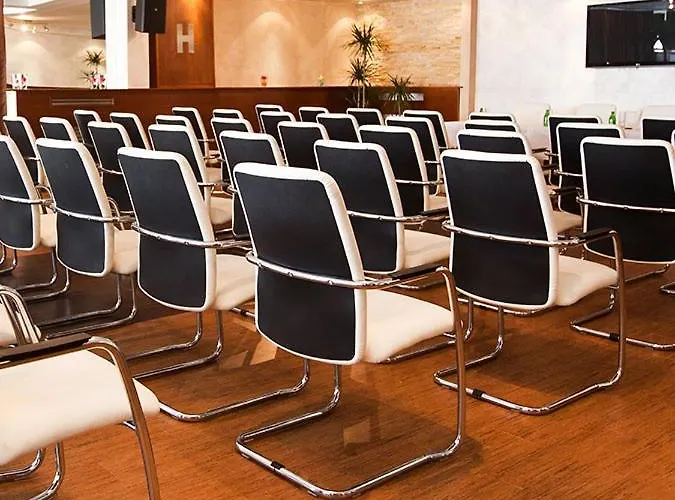 & In Zoned * Κοπαόνικ